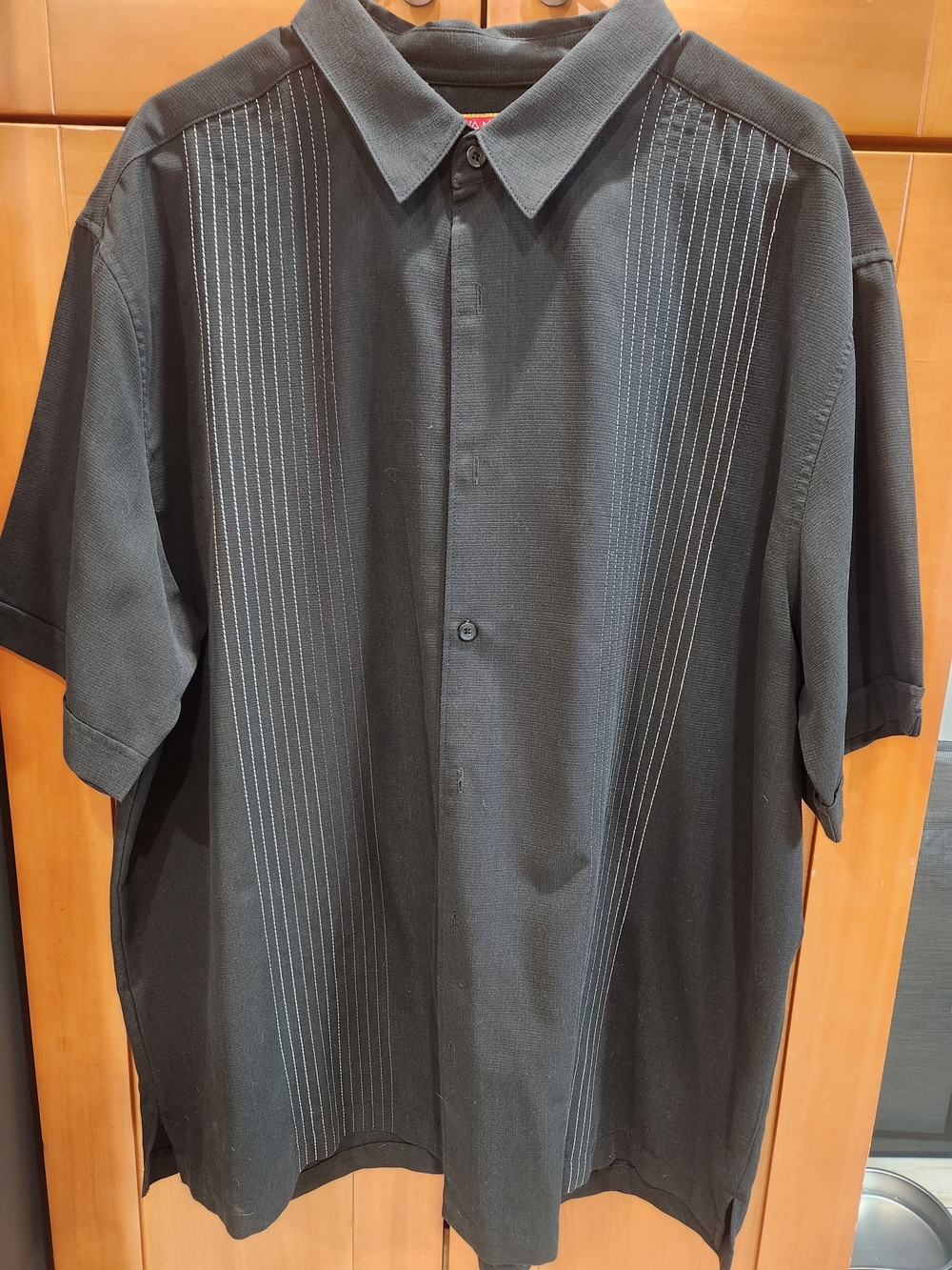 Men's Black Short-Sleeve Button-Down Shirt with Contrast Pin Tuck Detail